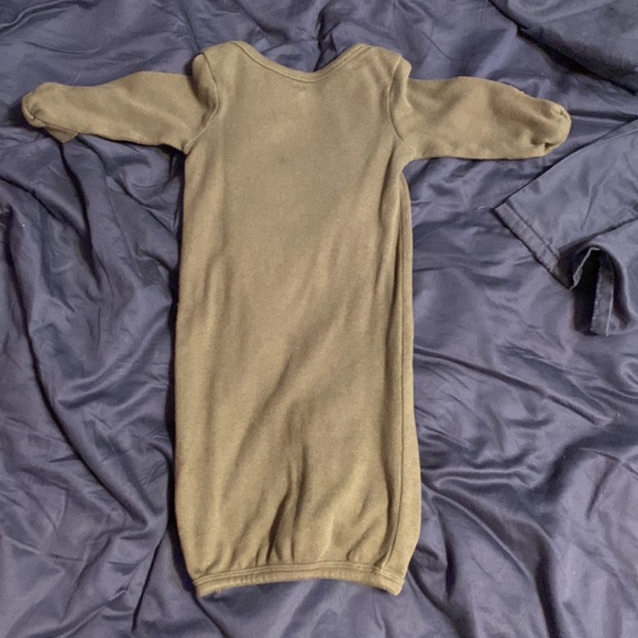 $3 IF BUNDLED Long sleeve pj’s with mitten-cuffed sleeves size 0-6 months - Picture 5 of 8